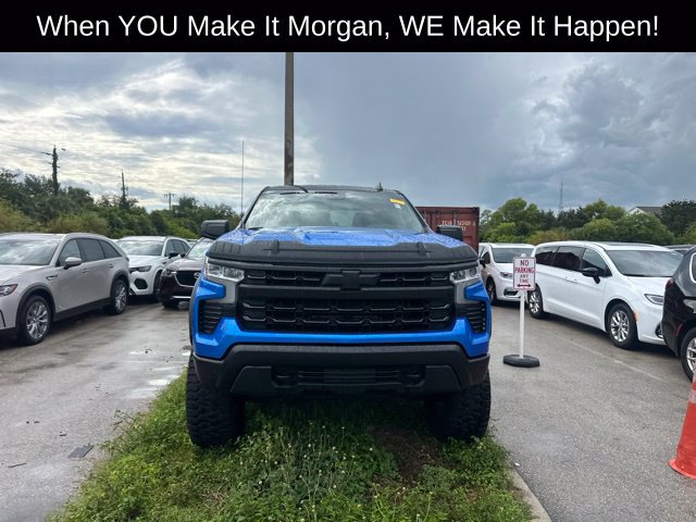 Used 2025 Chevrolet Silverado 1500 LT AWD/4WD image 3