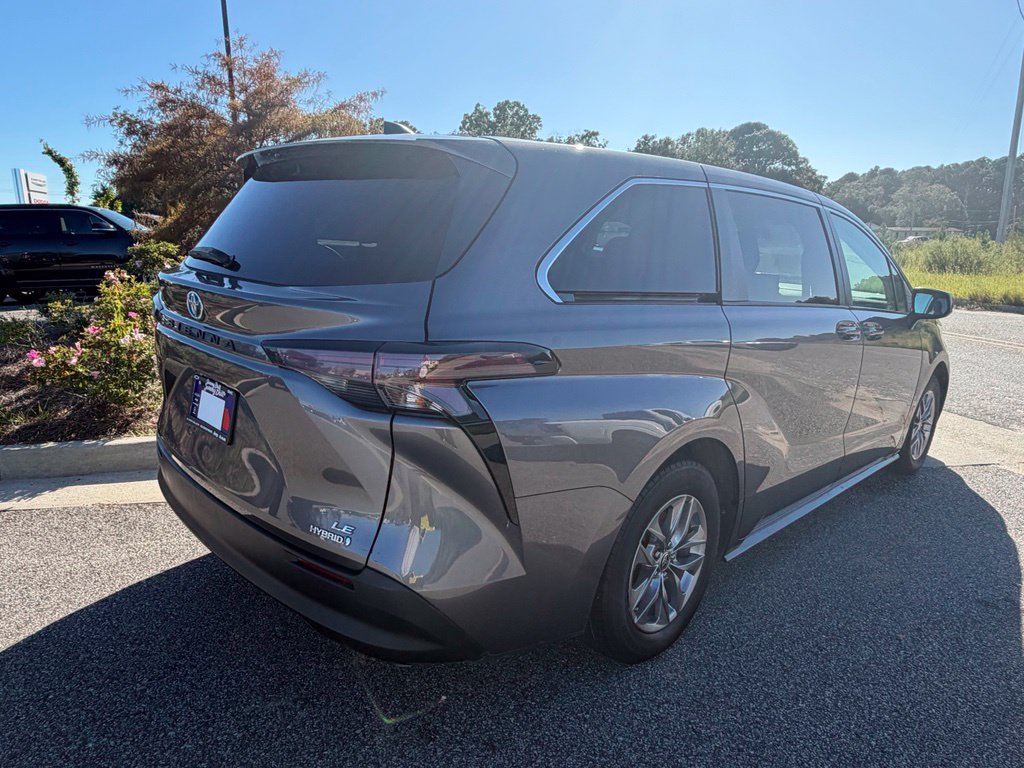 Used 2023 Toyota Sienna LE FWD image 18