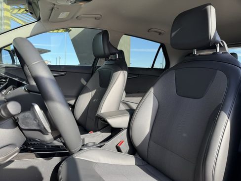 Used 2024 Kia Niro EX image 34