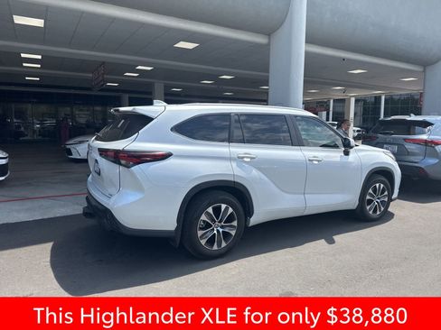 Used 2024 Toyota Highlander XLE FWD image 13