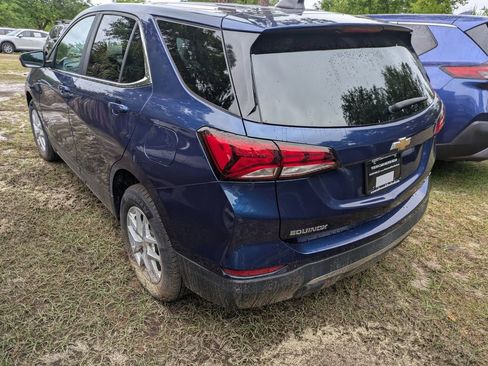 Used 2022 Chevrolet Equinox LT w/ Driver Convenience Package AWD/4WD image 3