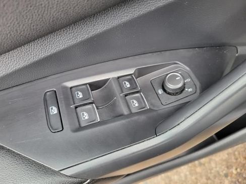 Used 2024 Volkswagen Jetta SE FWD image 13