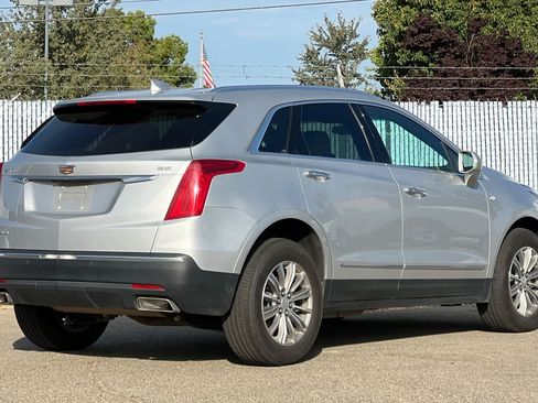 Used 2017 Cadillac XT5 Luxury AWD/4WD image 3