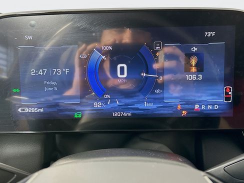 Used 2025 Chevrolet Equinox EV RS FWD image 19