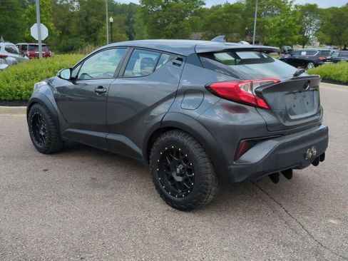 Used 2019 Toyota C-HR LE FWD image 6