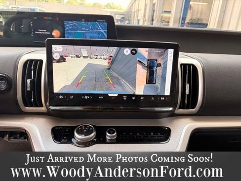 Used 2025 Ford Expedition Active AWD/4WD image 14