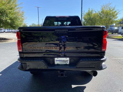 Used 2024 Chevrolet Silverado 2500 LTZ w/ LTZ Plus Package AWD/4WD image 8
