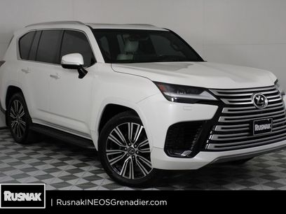 Used 2024 Lexus LX 600 4WD w/ Luxury Package