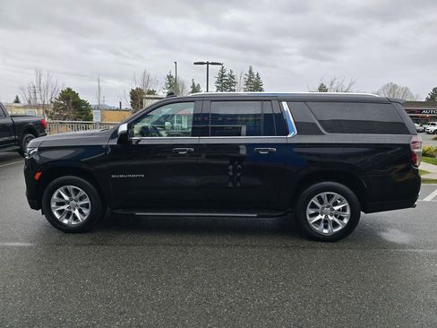 Used 2024 Chevrolet Suburban Premier image 2