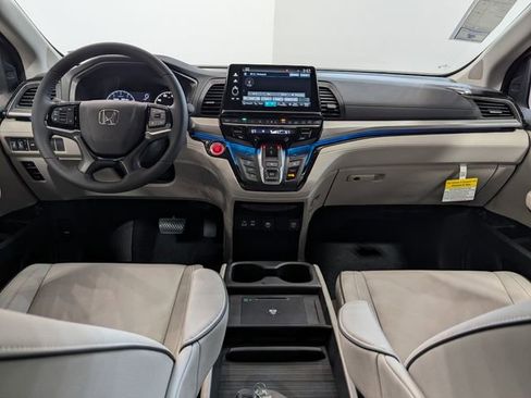 New 2026 Honda Odyssey Touring image 12