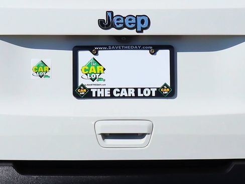 Used 2020 Jeep Renegade Latitude w/ Popular Equipment Group FWD image 21