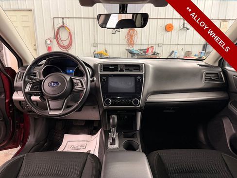 Used 2019 Subaru Outback 2.5i Premium image 16