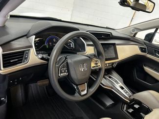 Used 2019 Honda Clarity Plug-In Hybrid video 2