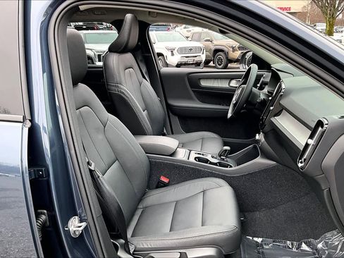 Used 2026 Volvo XC40 B5 Core w/ Climate Package AWD/4WD image 13