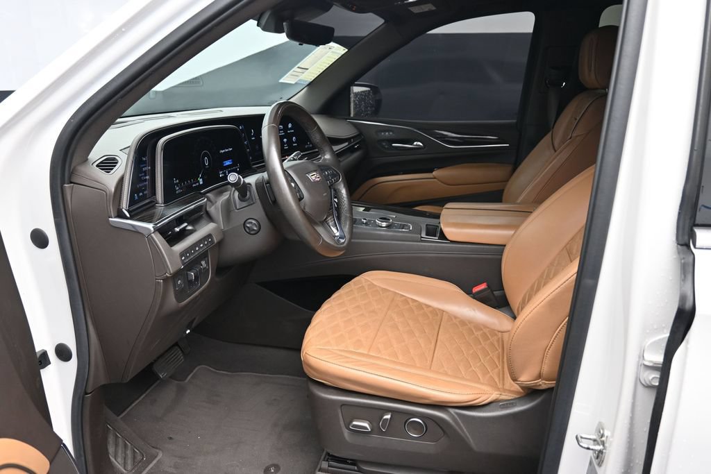 Used 2022 Cadillac Escalade ESV Premium Luxury w/ Performance Package AWD/4WD image 17