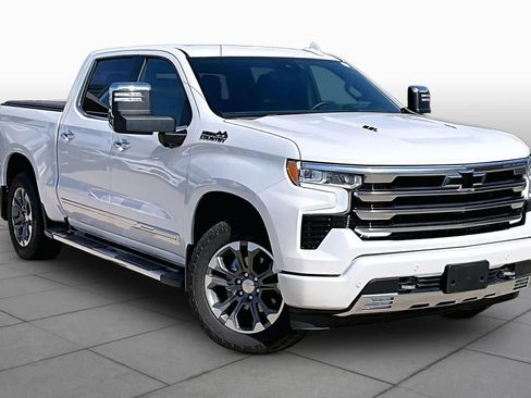 Used 2024 Chevrolet Silverado 1500 High Country w/ Technology Package AWD/4WD image 3