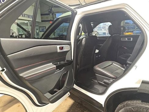 Used 2023 Ford Explorer ST-Line image 25