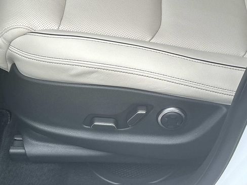New 2026 Genesis GV70 2.5T Advanced AWD/4WD image 17