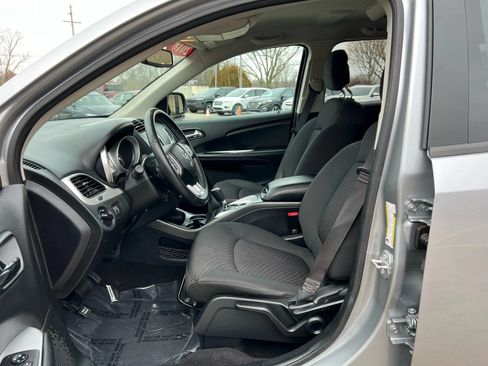 Used 2018 Dodge Journey SE w/ Popular Equipment Group FWD image 16
