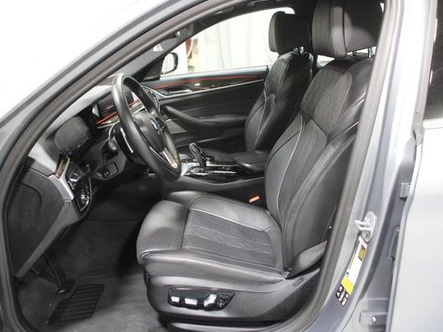 Used 2023 BMW 540i xDrive w/ Executive Package image 13