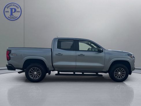 Used 2023 Chevrolet Colorado LT w/ LT Convenience Package II AWD/4WD image 8