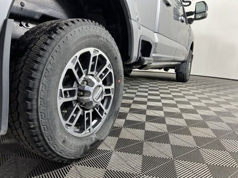 Used 2025 Ford F350 Platinum w/ Platinum Plus Package image 5