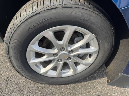 Used 2020 Chevrolet Equinox LT w/ Driver Convenience Package FWD image 30