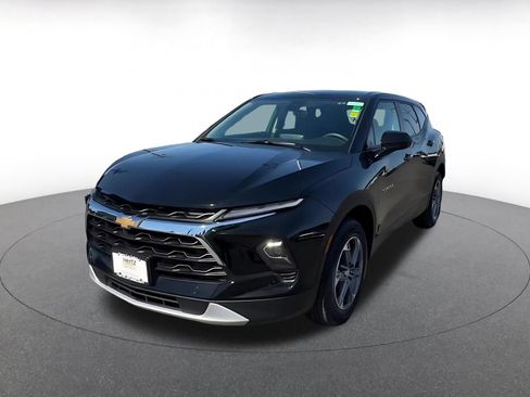 Used 2025 Chevrolet Blazer LT FWD image 7