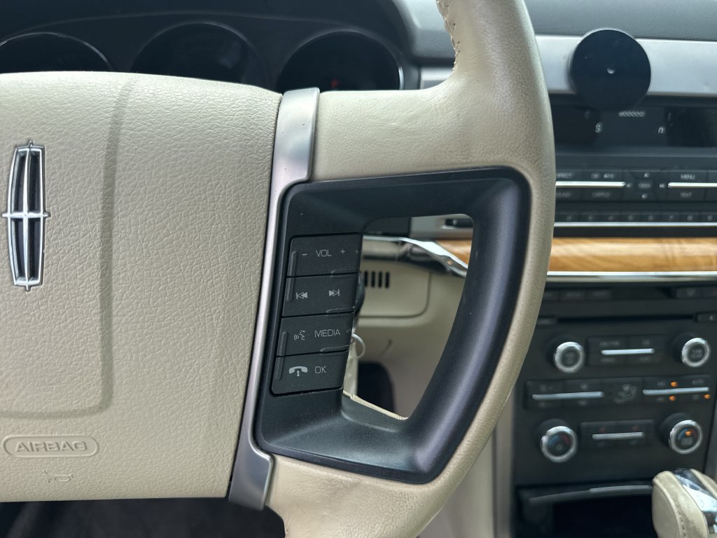 Used 2012 Lincoln MKZ FWD image 18