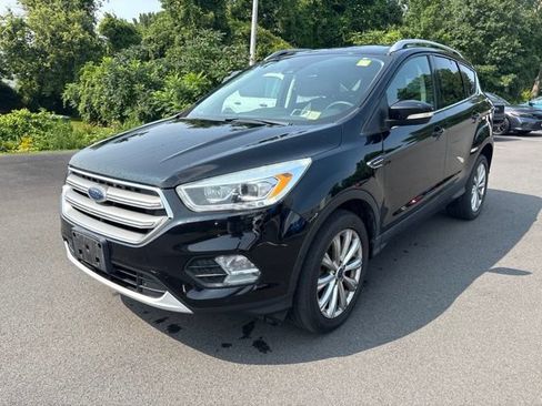 Used 2017 Ford Escape Titanium w/ Equipment Group 301A AWD/4WD image 2