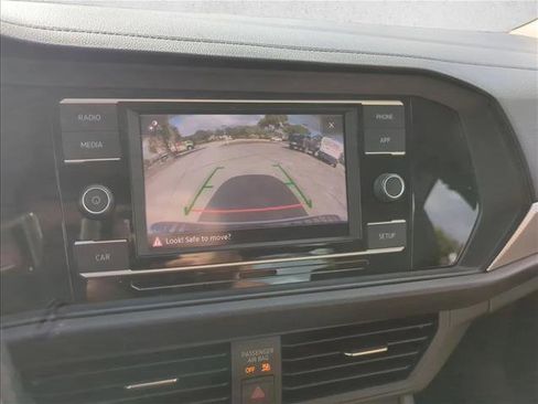 Used 2019 Volkswagen Jetta SE image 12