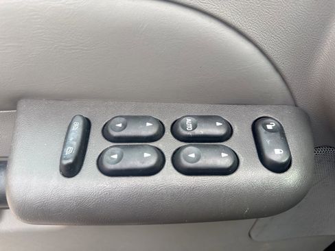 Used 2003 Ford Explorer Sport Trac XLT image 32