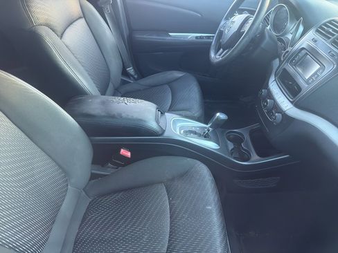 Used 2011 Dodge Journey Mainstreet image 5