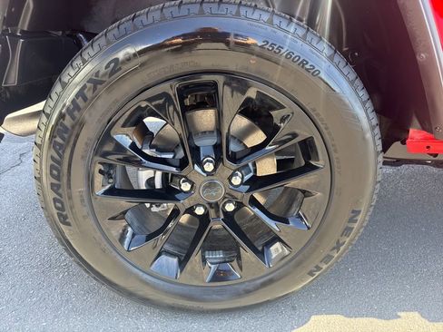 Certified 2025 Jeep Wrangler Unlimited Sahara w/ Safety Group AWD/4WD image 10