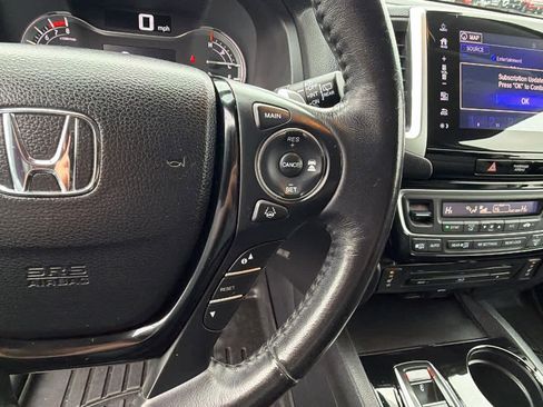 Used 2018 Honda Pilot Touring image 20