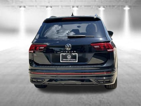 Certified 2024 Volkswagen Tiguan SE R-Line FWD image 4
