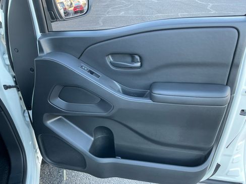 Used 2025 Nissan Frontier S image 16