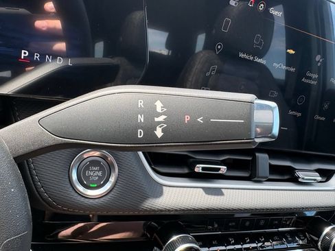New 2026 Chevrolet Equinox LT w/ Convenience Package II FWD image 4