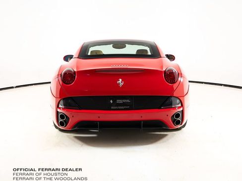 Used 2010 Ferrari California RWD image 33