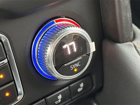 Used 2023 GMC Yukon AT4 image 31