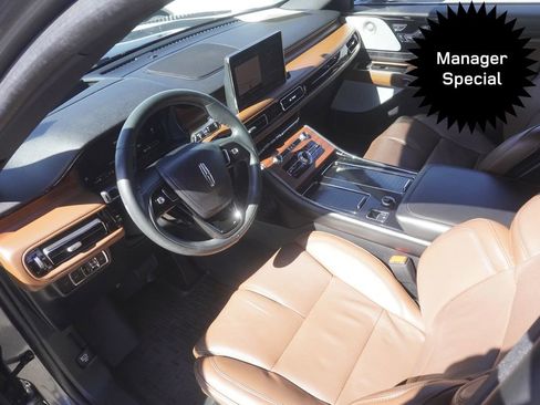 Used 2023 Lincoln Aviator Reserve w/ Equipment Group 201A image 18