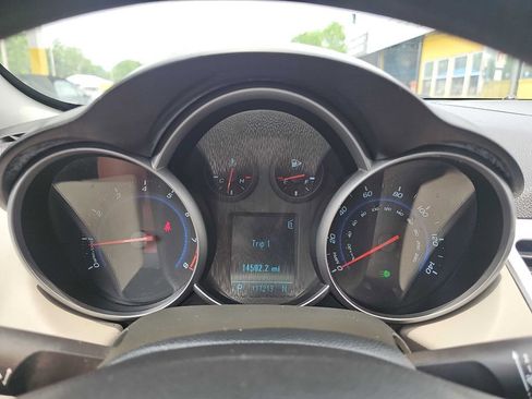 Used 2011 Chevrolet Cruze LS FWD image 36