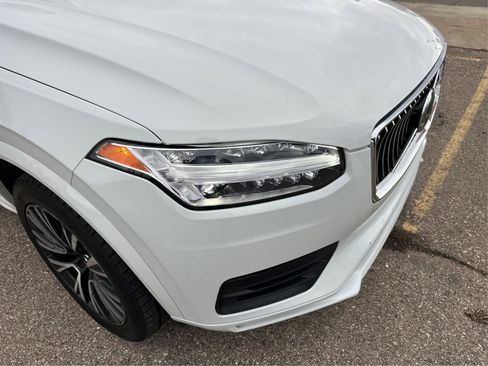 Used 2022 Volvo XC90 T5 Momentum w/ Protection Package Premier image 34