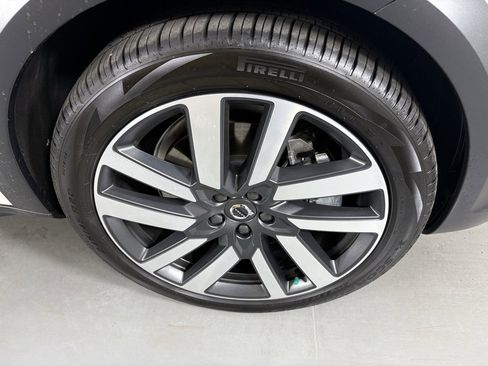 Used 2025 Volvo V90 B6 Cross Country Plus w/ Protection Package Premier image 10