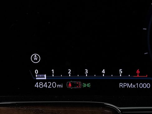 Used 2021 Cadillac Escalade ESV Premium Luxury Platinum image 36