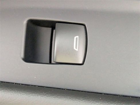 Used 2023 Buick Enclave Avenir w/ Avenir Technology Package image 37