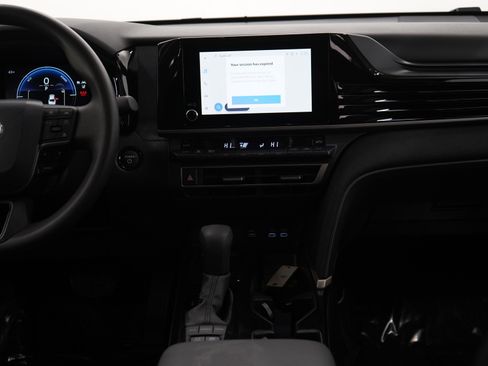 Used 2025 Toyota Camry LE image 15