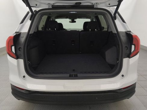 Used 2020 GMC Terrain SLE w/ Driver Convenience Package image 29