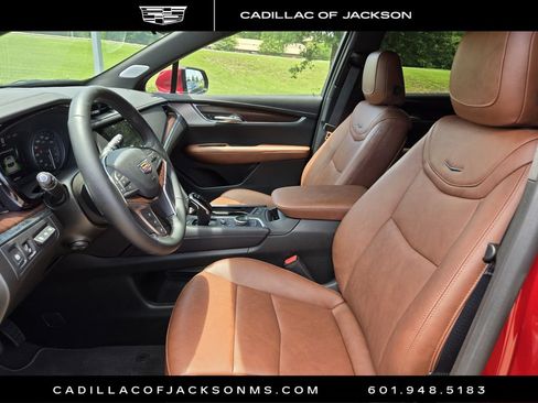 New 2026 Cadillac XT5 Premium Luxury w/ Driver Assist Package AWD/4WD image 9