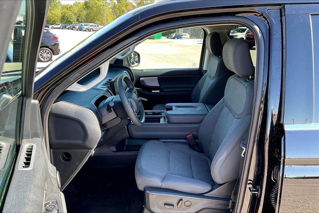 Used 2026 Ford Expedition Active AWD/4WD image 23